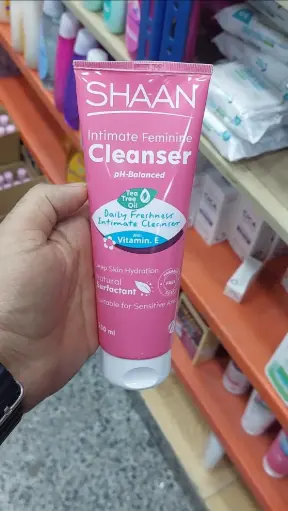 SHAAN Intimate Feminine Cleanser (pH-Balanced - With Tea Tree Oil & Vitamin E)