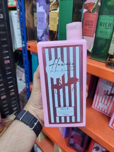 Mood Vienna Shower Gel with Shea Secrets” بحجم 750 جرام.